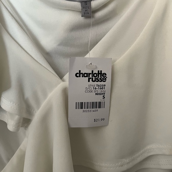 BRAND NEW- never worn Charlotte Russe OFF WHITE top with ruffles - Picture 3 of 4